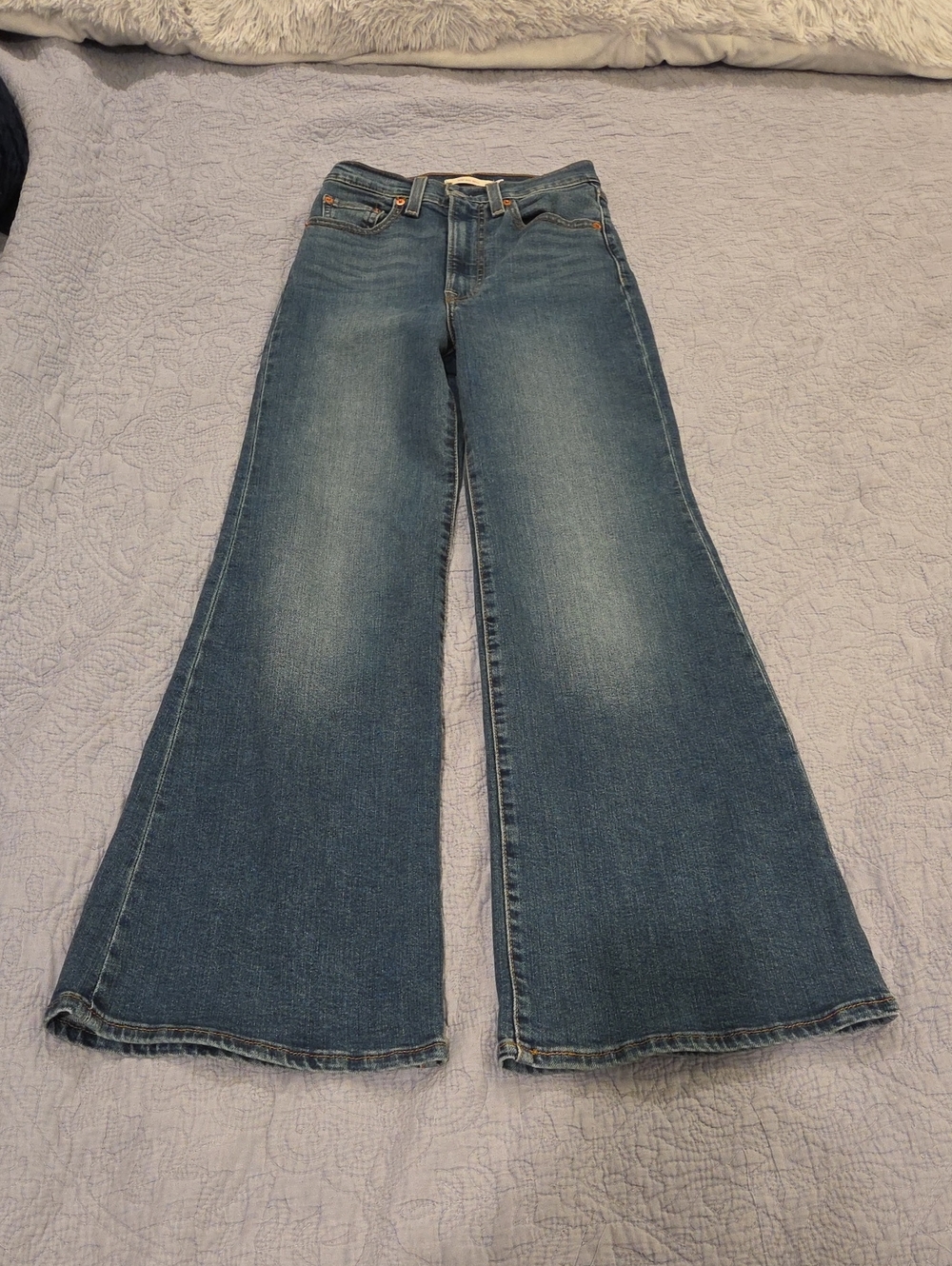 Levi's Ultra High Rise Ribcage Bell Bottom Flare Denim Jeans Size 24